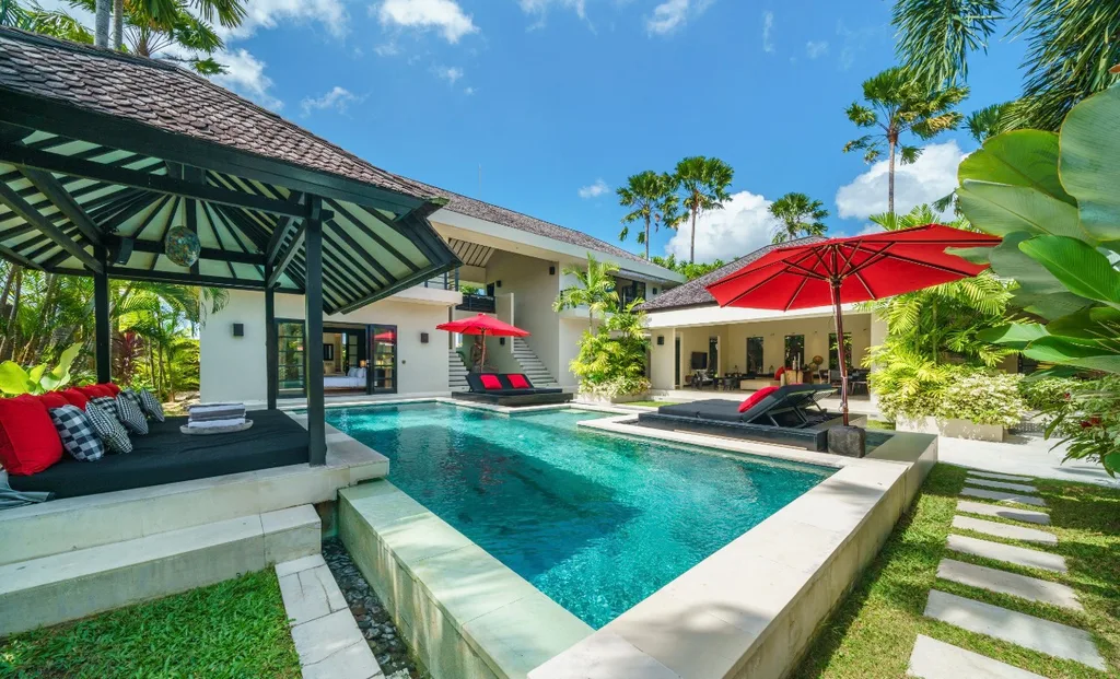 Stunning 4 Bedrooms Villa in Berawa for Sale and Rent — photo 2