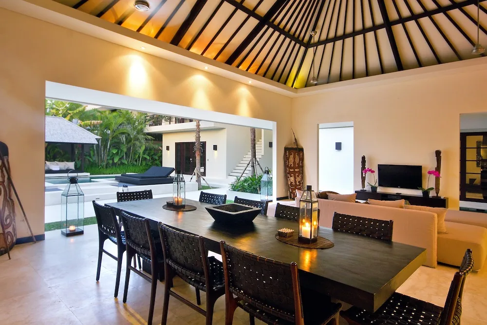 Stunning 4 Bedrooms Villa in Berawa for Sale and Rent — photo 5