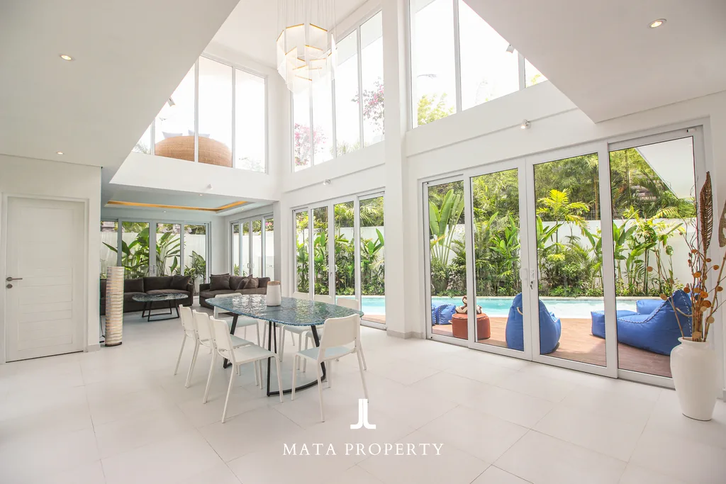 Beachside Luxury 6-Bedroom Villa in Canggu for Sale — photo 2