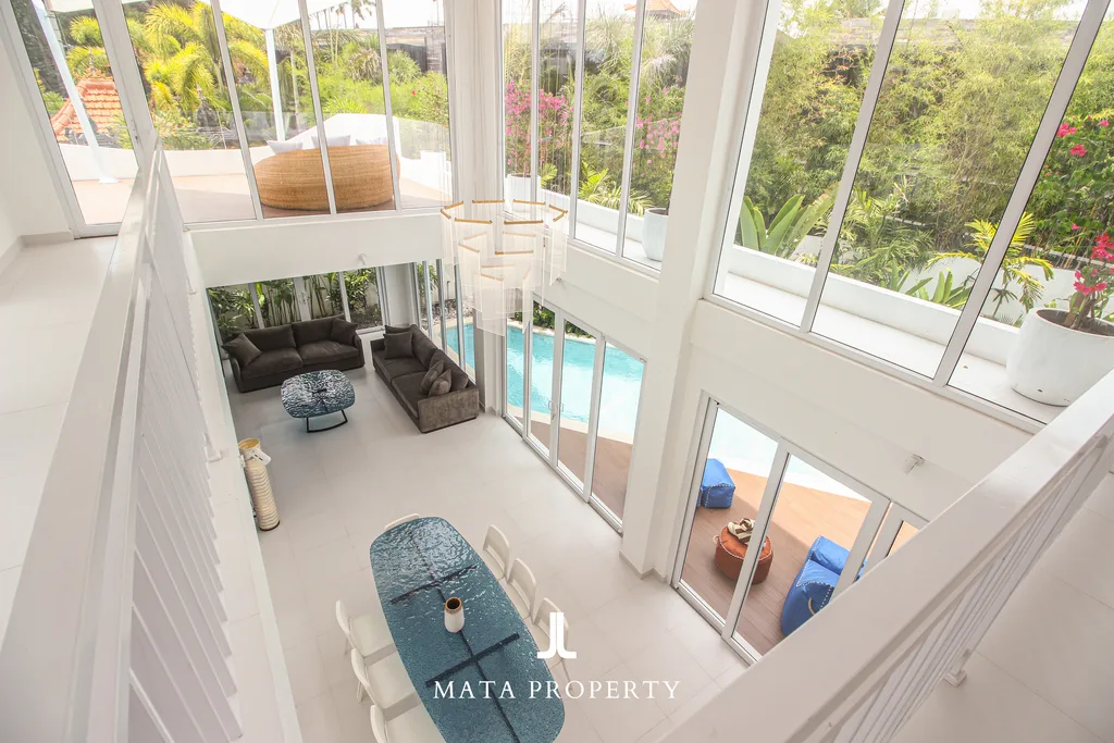 Beachside Luxury 6-Bedroom Villa in Canggu for Sale — photo 3