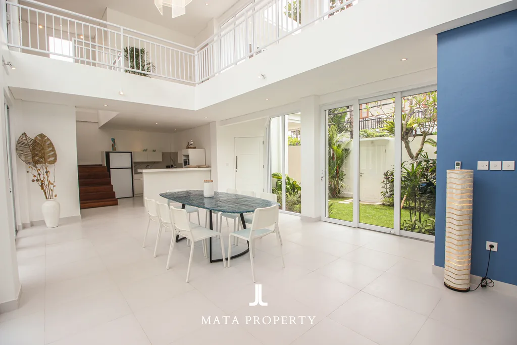 Beachside Luxury 6-Bedroom Villa in Canggu for Sale — photo 4