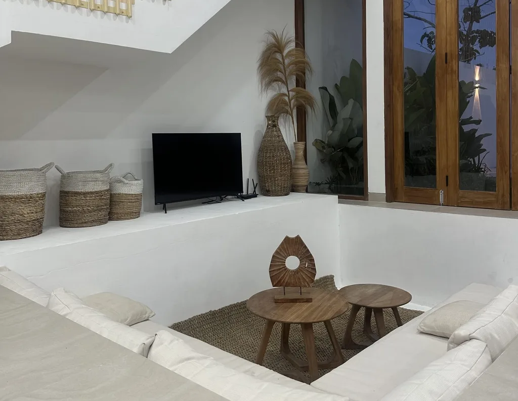 Tropical Contemporary Villa near Padang Padang for Sale — photo 4