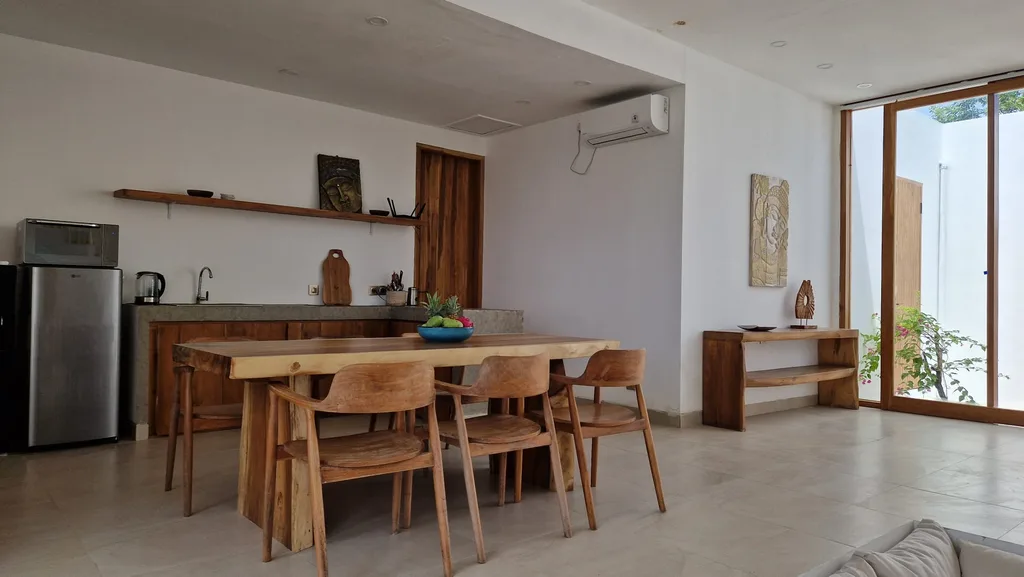 Tropical Contemporary Villa near Padang Padang for Sale — photo 3