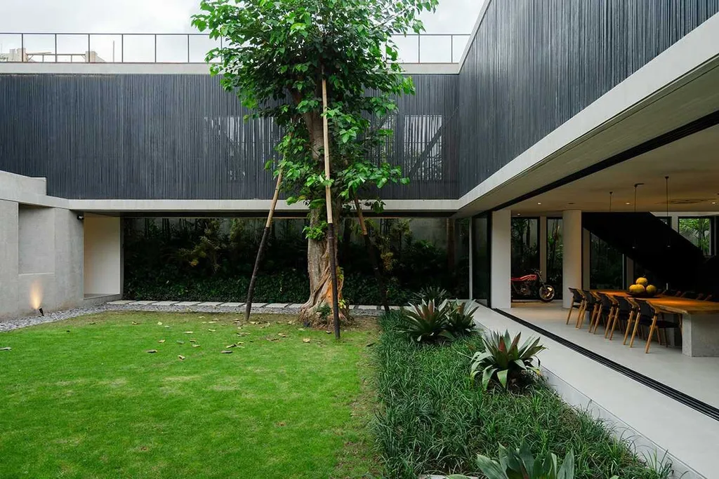 Exquisite 6 Bedroom Freehold Mansion in Pererenan for Sale — photo 3