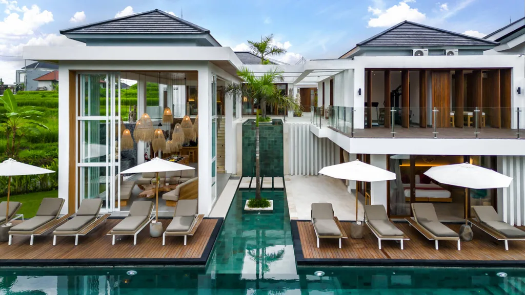 6-Bedroom Jungle & Ricefield Villa in Tegalalang, Ubud for Sale — photo 2