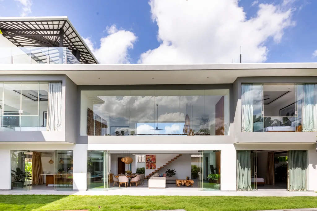 Beachside Luxury Villa in Berawa for Sale