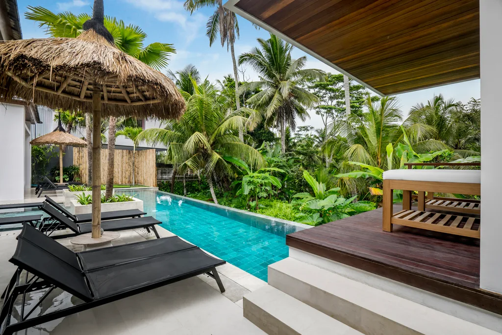 Luxury 5 Bedroom Villa with Garden in Ubud for Sale — photo 3