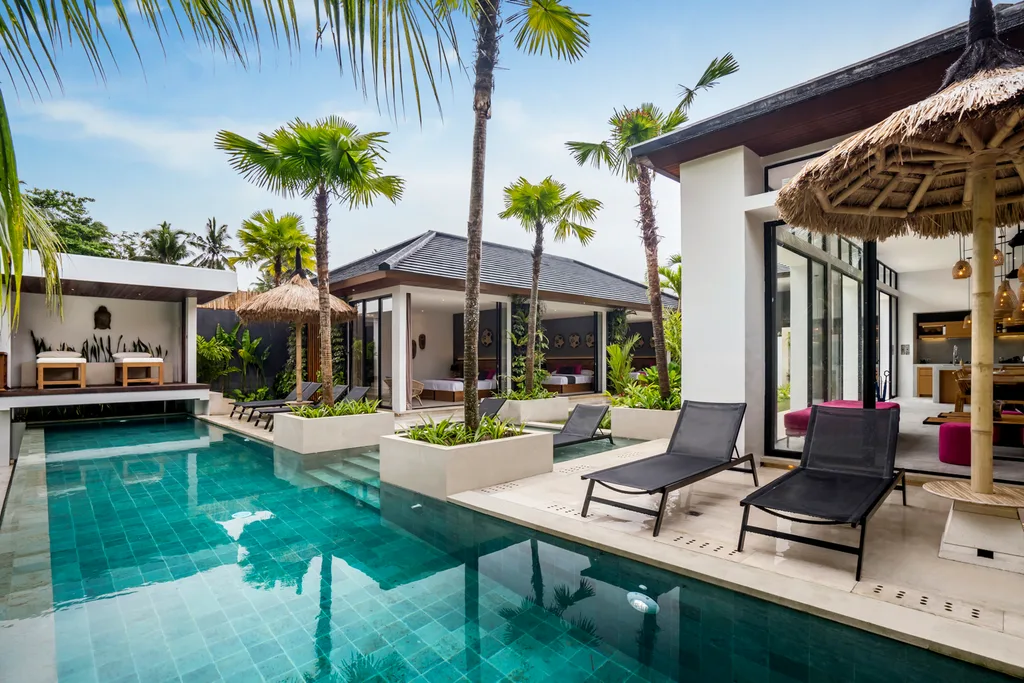 Luxury 5 Bedroom Villa with Garden in Ubud for Sale — photo 2