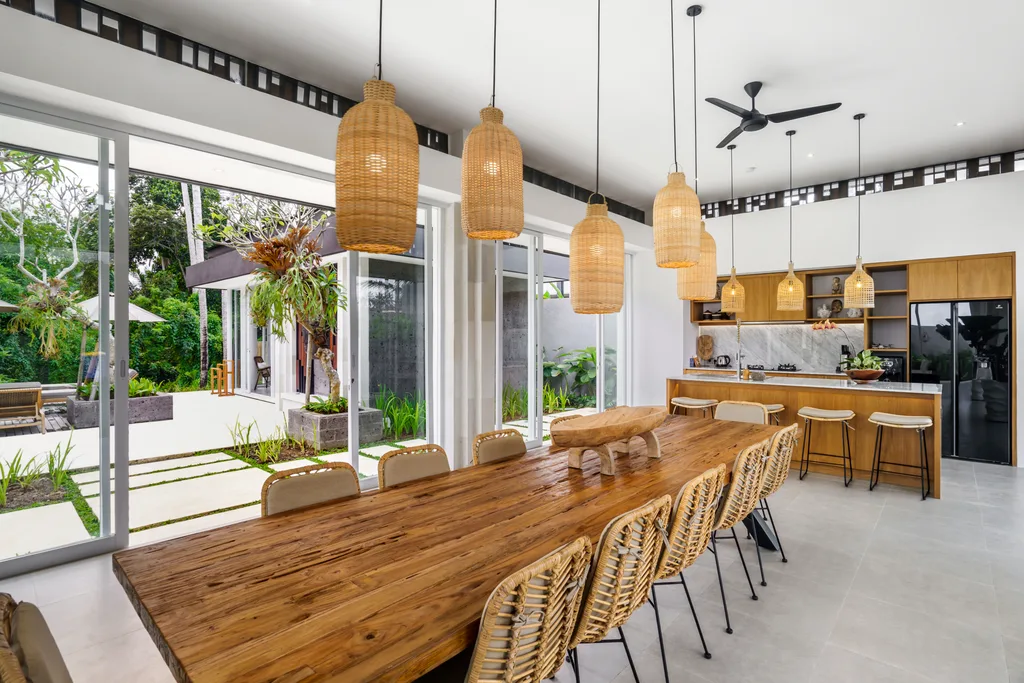Luxurious 6 Bedroom Villa in Ubud for Sale and Rent — photo 4
