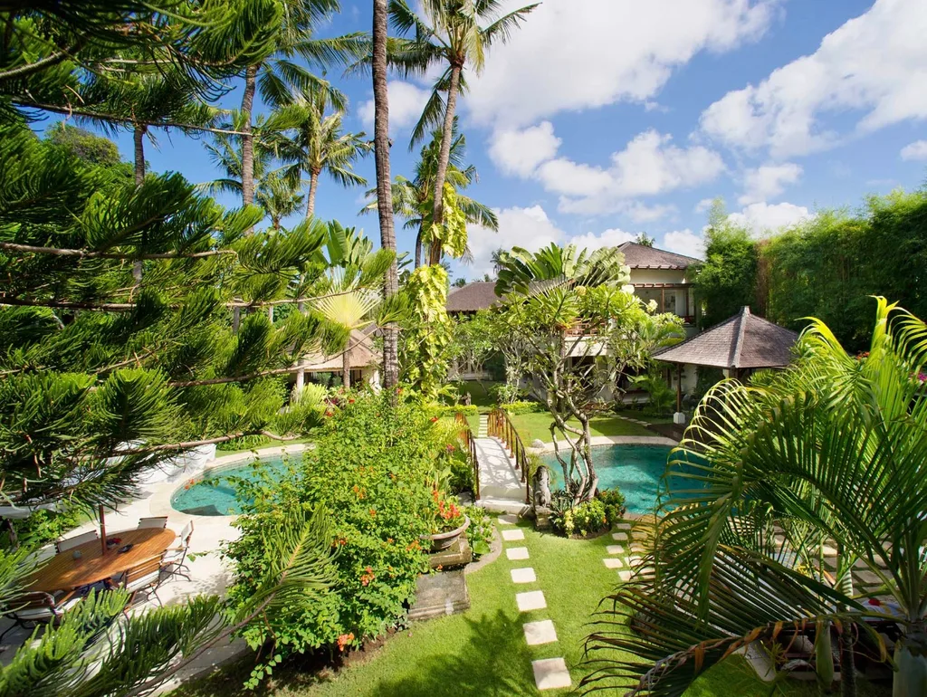 Prestigious 8-Bedroom Luxury Villa for Sale in Sanur Beachside — photo 3