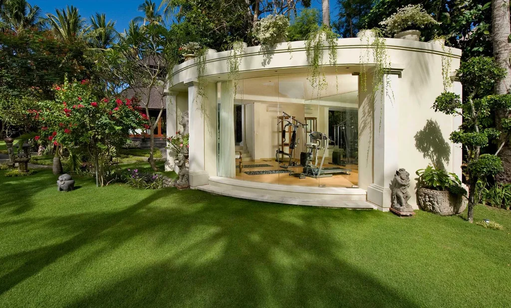 Prestigious 8-Bedroom Luxury Villa for Sale in Sanur Beachside — photo 5