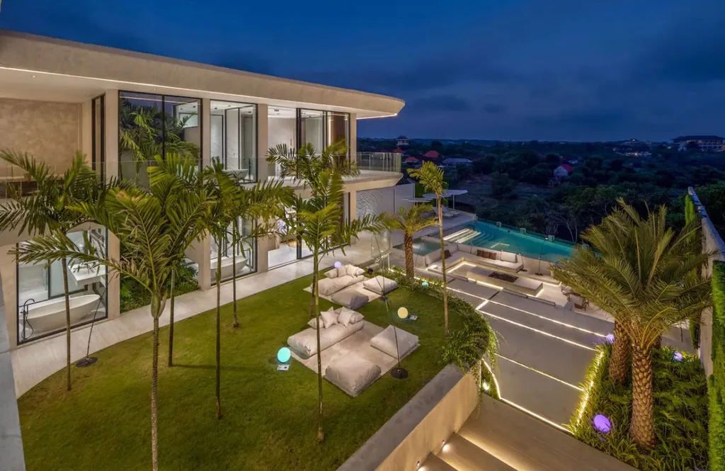 Freehold 4 Bedroom Villa in Uluwatu for Sale