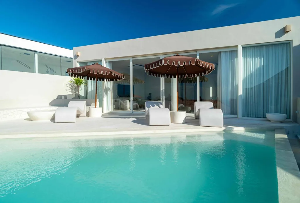 Luxury Mediterranean 3-Bedroom Villa in Dreamland for Sale — photo 2