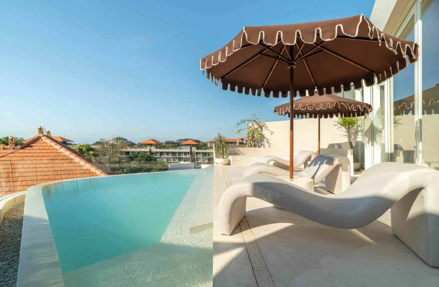 Luxury Mediterranean 3-Bedroom Villa in Dreamland for Sale