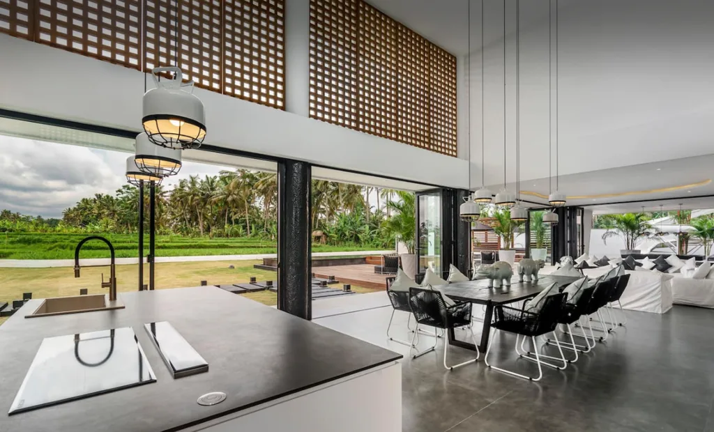 Extraordinary 6-Bedroom Villa for Sale in Ubud — photo 4