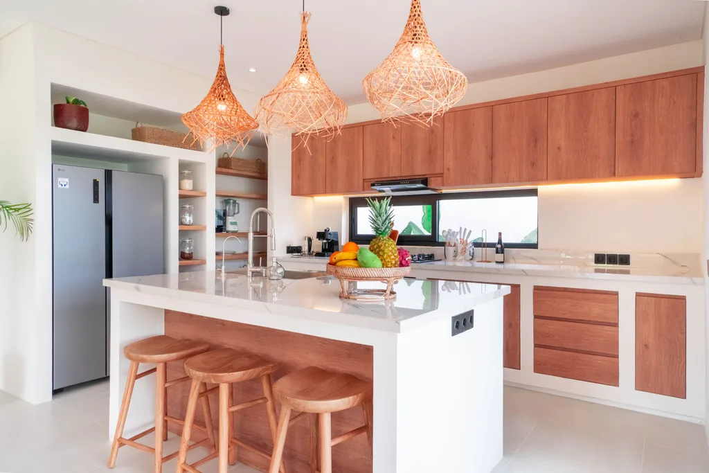 Luxury 4-Bedroom Villa for Sale in Seseh — photo 5