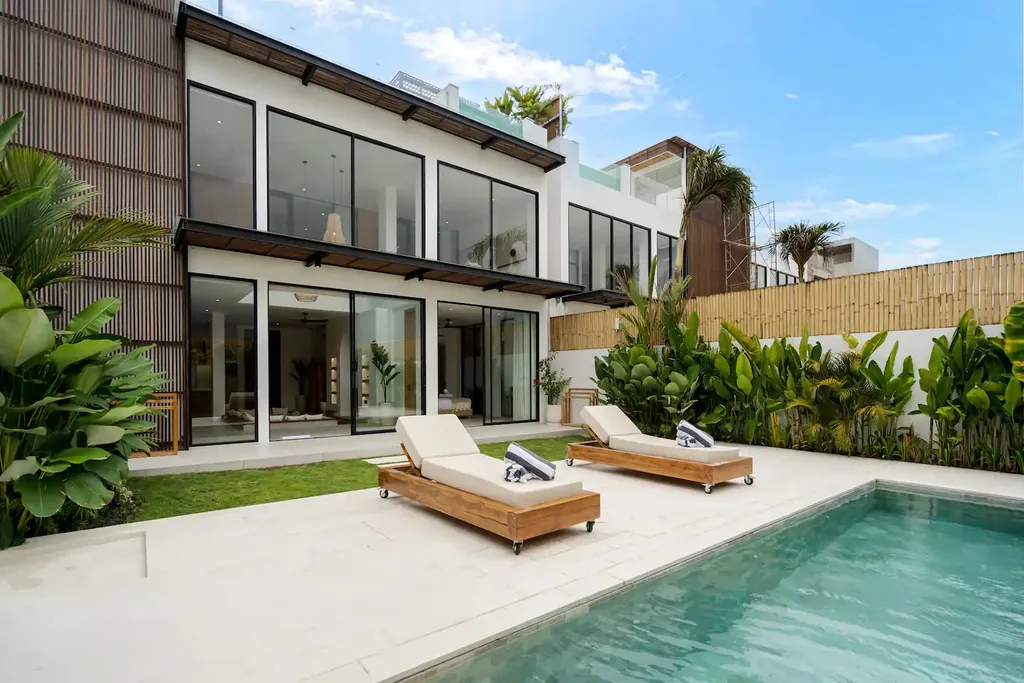Three-Story Boho-Style Villa for Lease in Batu Bolong, Canggu — photo 4