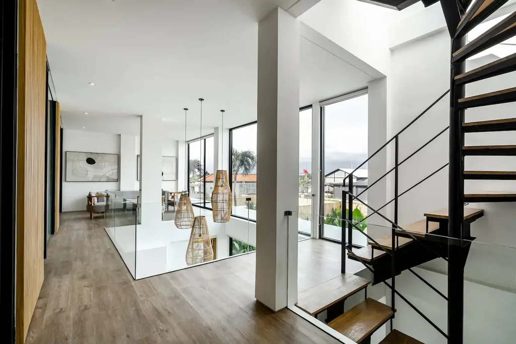 Three-Story Boho-Style Villa for Lease in Batu Bolong, Canggu — photo 5