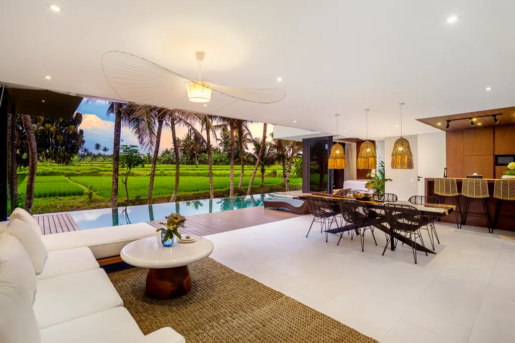 Modern Luxury Villa with Rice Field Views in Sayan, Ubud — photo 3