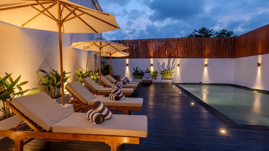 Modern 1 Bedroom Loft Style Townhouses with Rice Field Views in Canggu — photo 5
