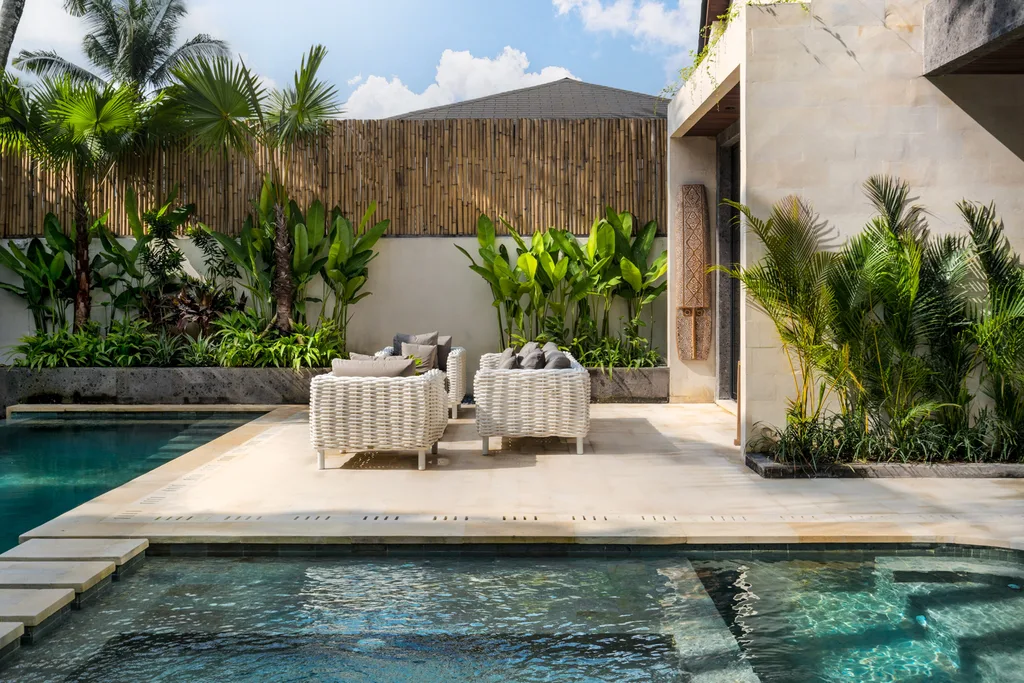 Stunning 3-Bedroom Villa in Ubud with Jungle Views for Sale — photo 3