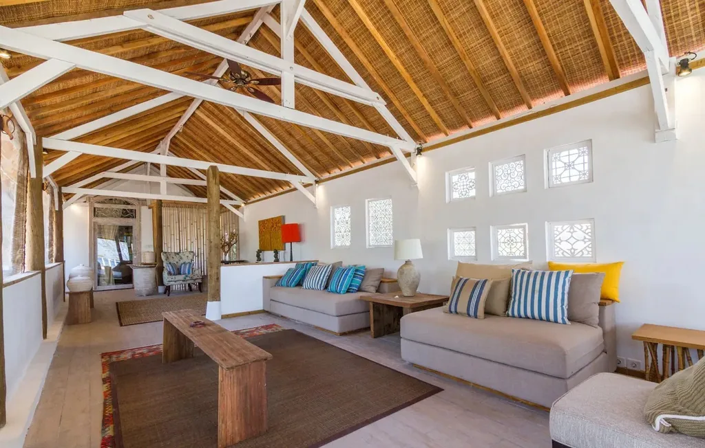 Absolute Beachfront Villa in Gili Islands, Gili Meno — photo 2