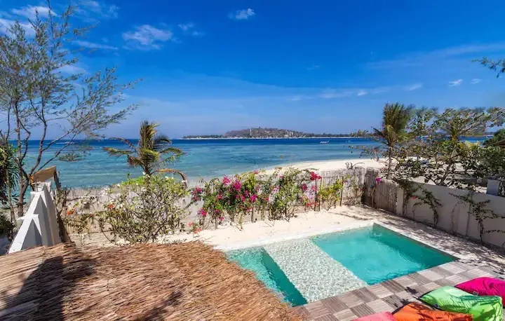 Absolute Beachfront Villa in Gili Islands, Gili Meno
