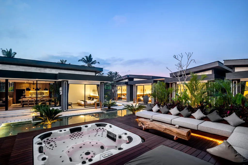 Elegant 5-Bedroom Villa in Ubud for Sale