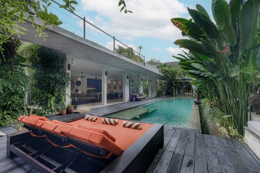 Luxury Tropical Style 4-Bedroom Villa in Umalas — photo 2