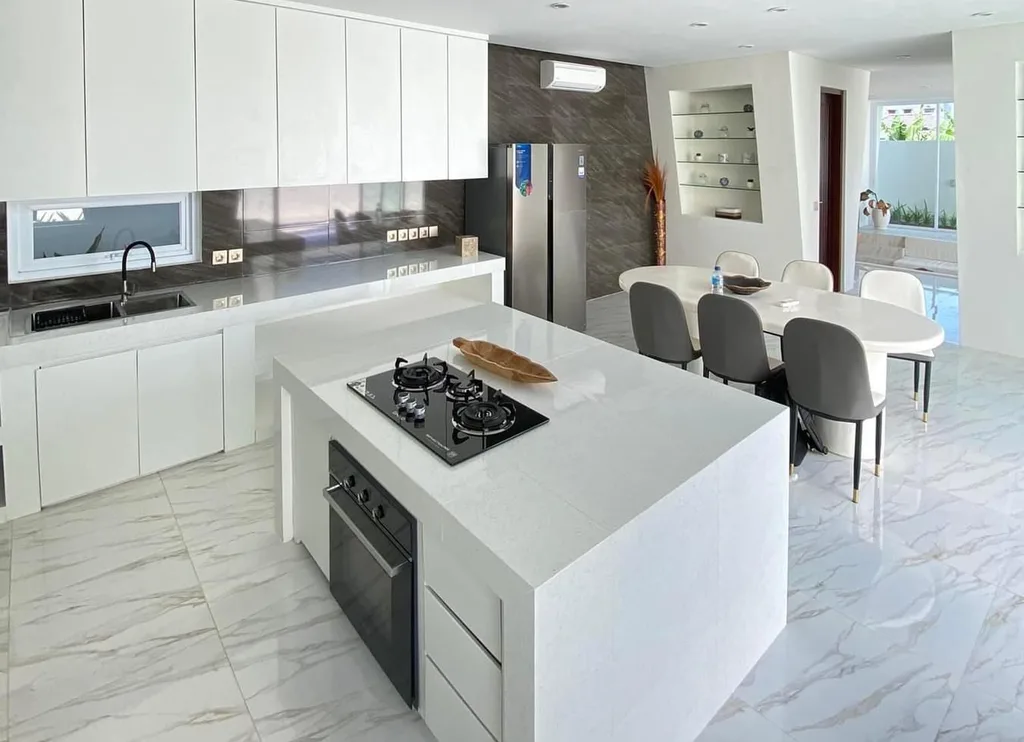 Stunning 4-Bedroom Villa in Seminyak — photo 4