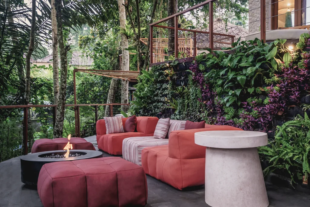 Mediterranean Luxurious 6 Bedroom Villa in Ubud for Sale — photo 4