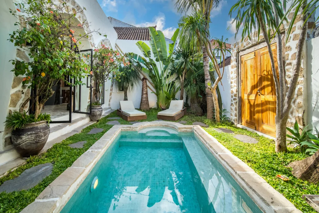3-Bedroom Villa with Garden and Pool in Berawa for Sale — photo 4
