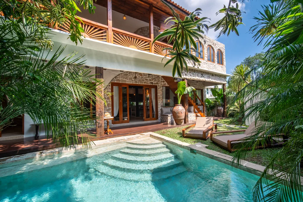 4-Bedroom Villa in Tumbak Bayuh for Sale