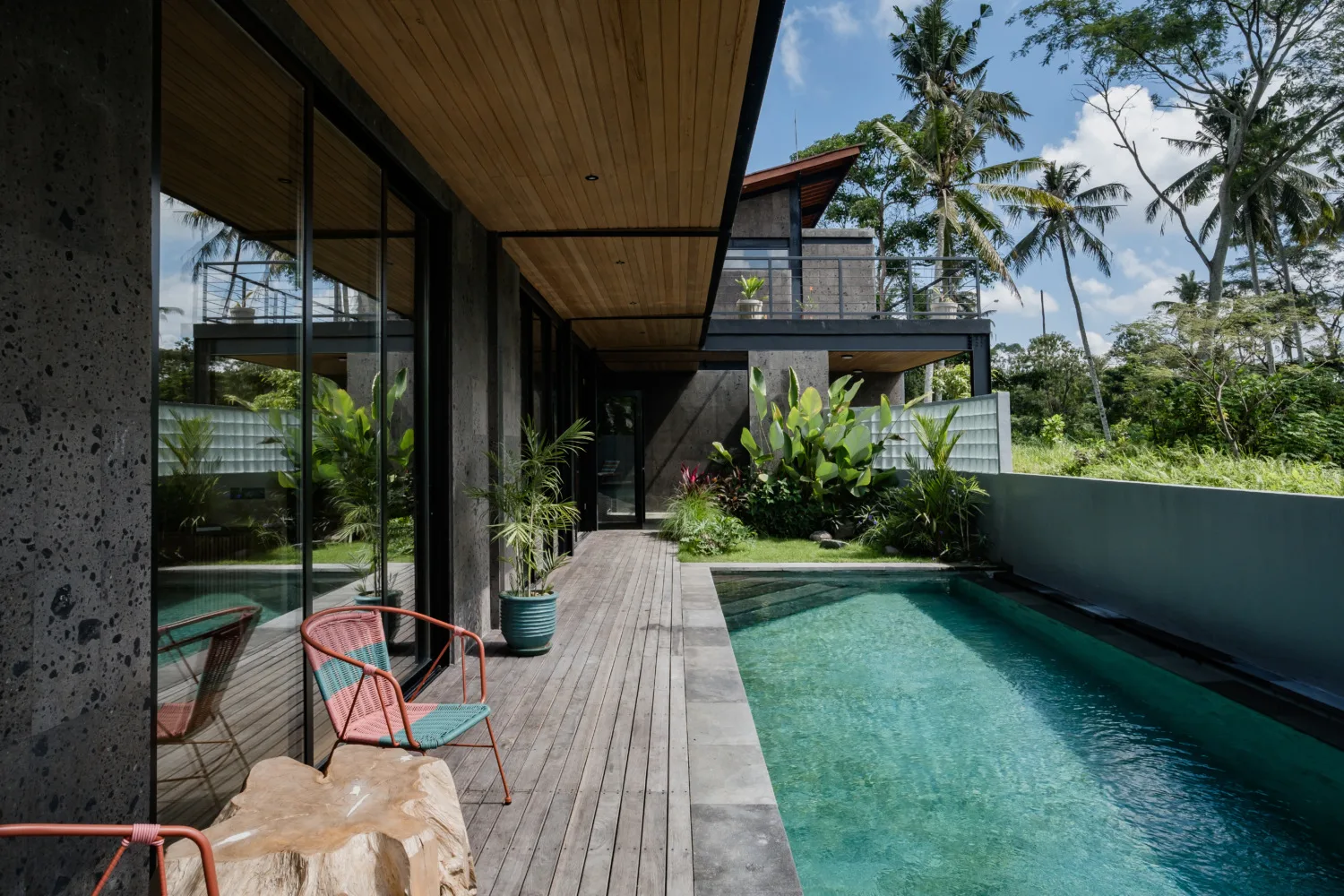Luxurious Jungle Escape: 3-Bedroom Villa Near Ubud Palace