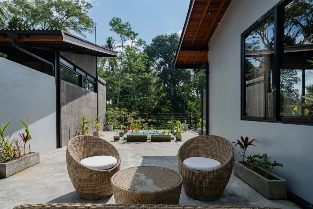 Luxurious Jungle Escape: 3-Bedroom Villa Near Ubud Palace — photo 3