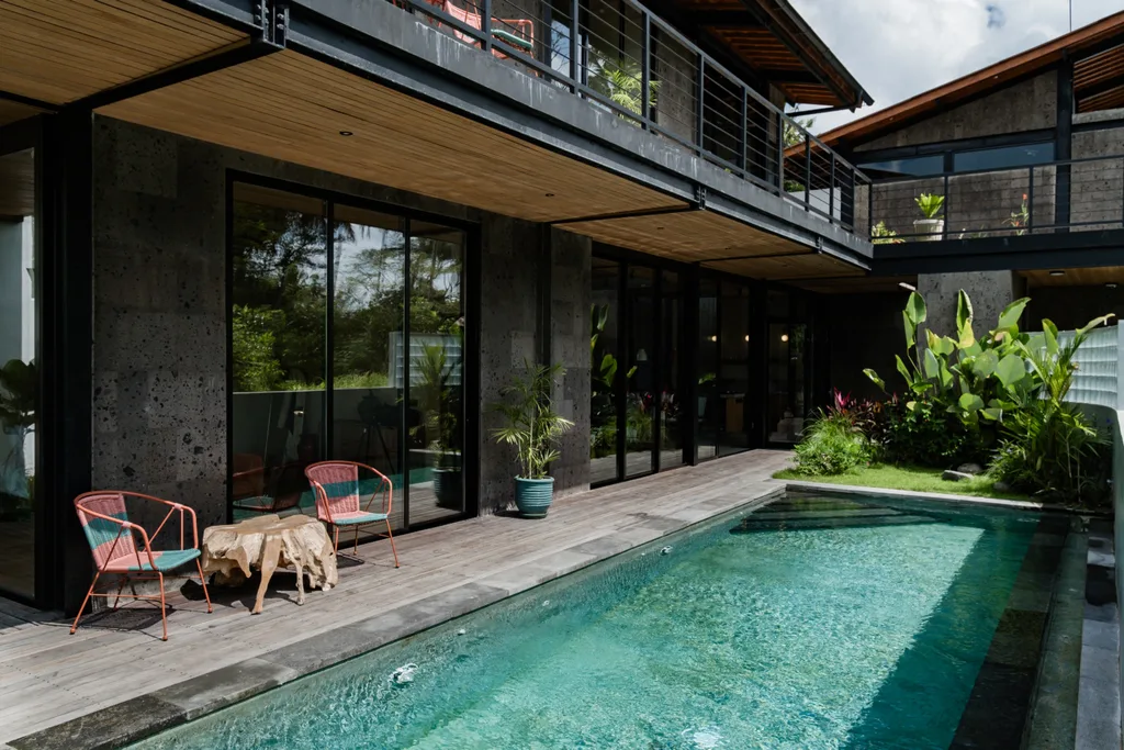 Luxurious Jungle Escape: 3-Bedroom Villa Near Ubud Palace — photo 2