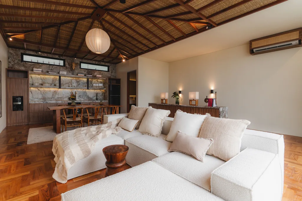 Luxury Two-Bedroom & Stylish Studio Apartment in Tumbak Bayuh — photo 5