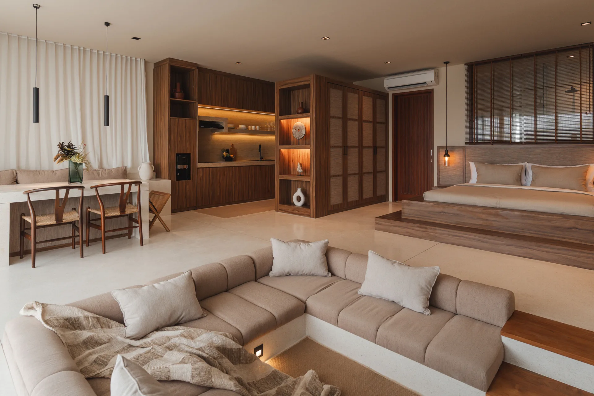 Luxury Two-Bedroom & Stylish Studio Apartment in Tumbak Bayuh