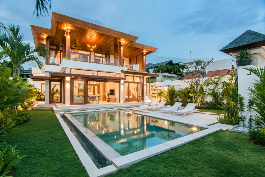 4 Bedroom Beachfront Villa in Cemagi for Sale