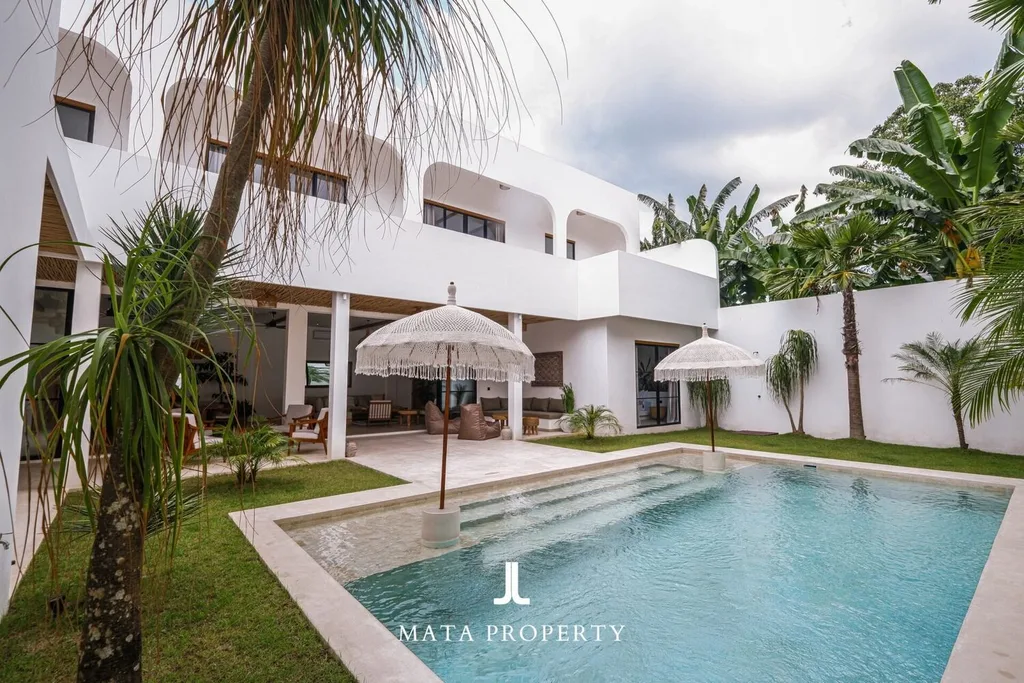 Elegant 4-Bedroom Villa for Sale in Sanur – Prime Beachside Location — photo 3