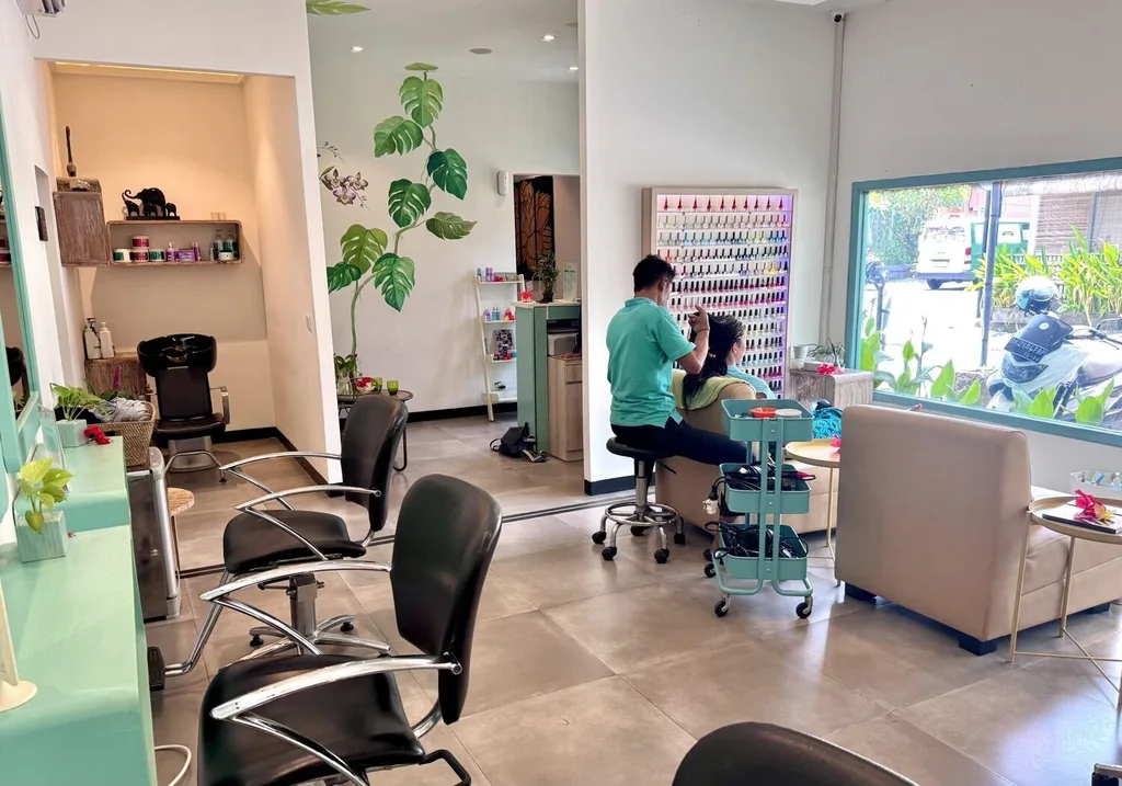 Commercial Space in Umalas with Turnkey Salon & SPA Business For Sale — photo 3