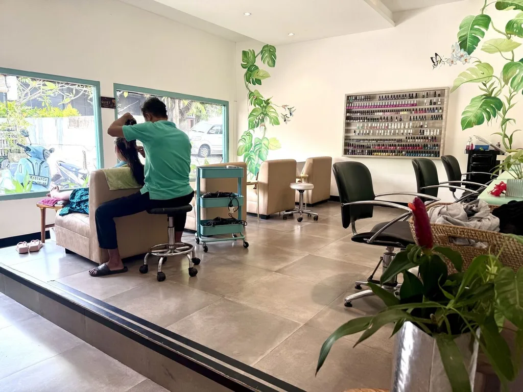 Commercial Space in Umalas with Turnkey Salon & SPA Business For Sale — photo 4