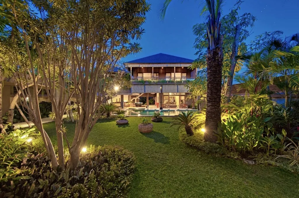 Luxury 6-Bedroom Freehold Villa for Sale in Seminyak — photo 2