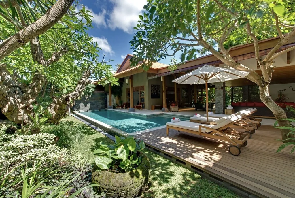 Elegant 4-Bedroom Freehold Villa in Seminyak for Sale