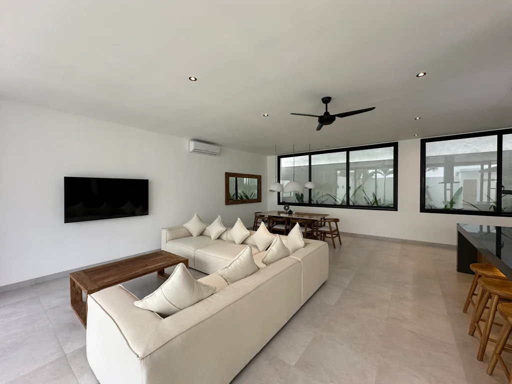 Contemporary Modern 4-Bedroom Villa in Tumbak Bayuh — photo 4