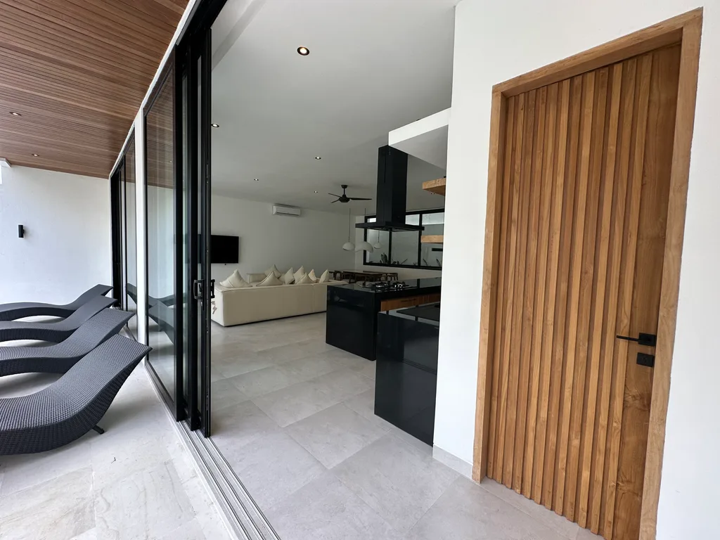 Contemporary Modern 4-Bedroom Villa in Tumbak Bayuh — photo 3