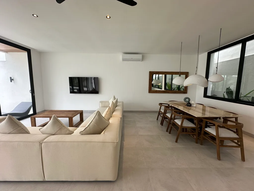 Contemporary Modern 4-Bedroom Villa in Tumbak Bayuh — photo 5