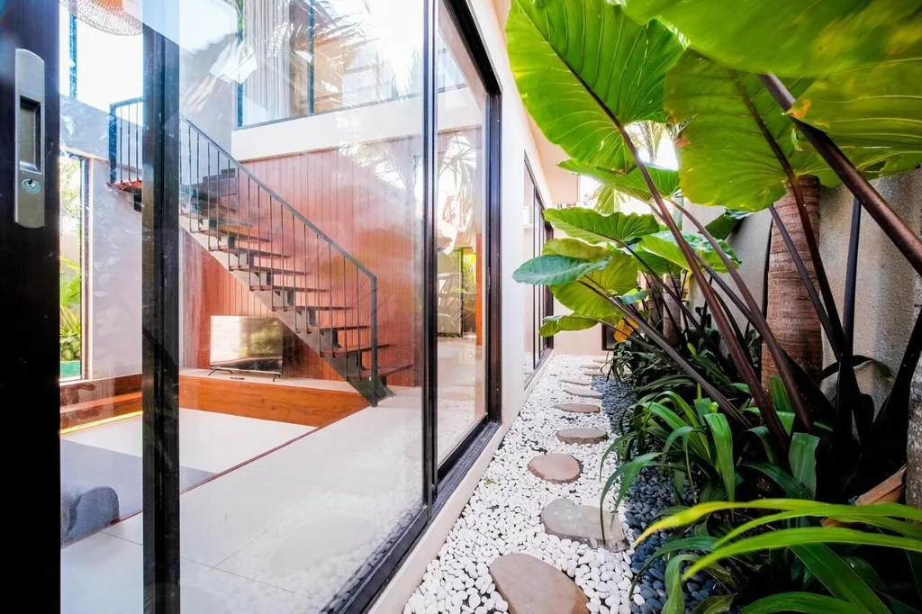 Tropical 2-Bedroom Villas with Ocean View in Cemagi for Sale — photo 4