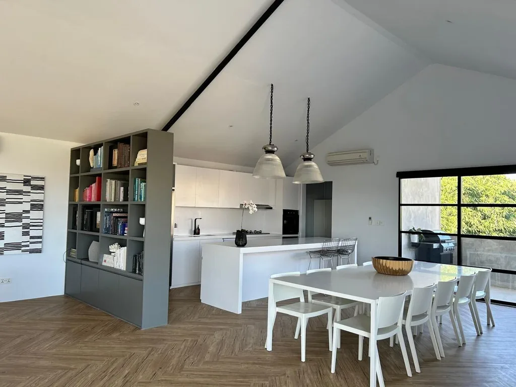 Spacious 5-Bedroom Villa in Canggu for Sale — photo 5