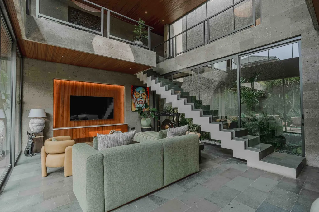 Elegant 3-Bedroom Contemporary Villa in Ubud — photo 2